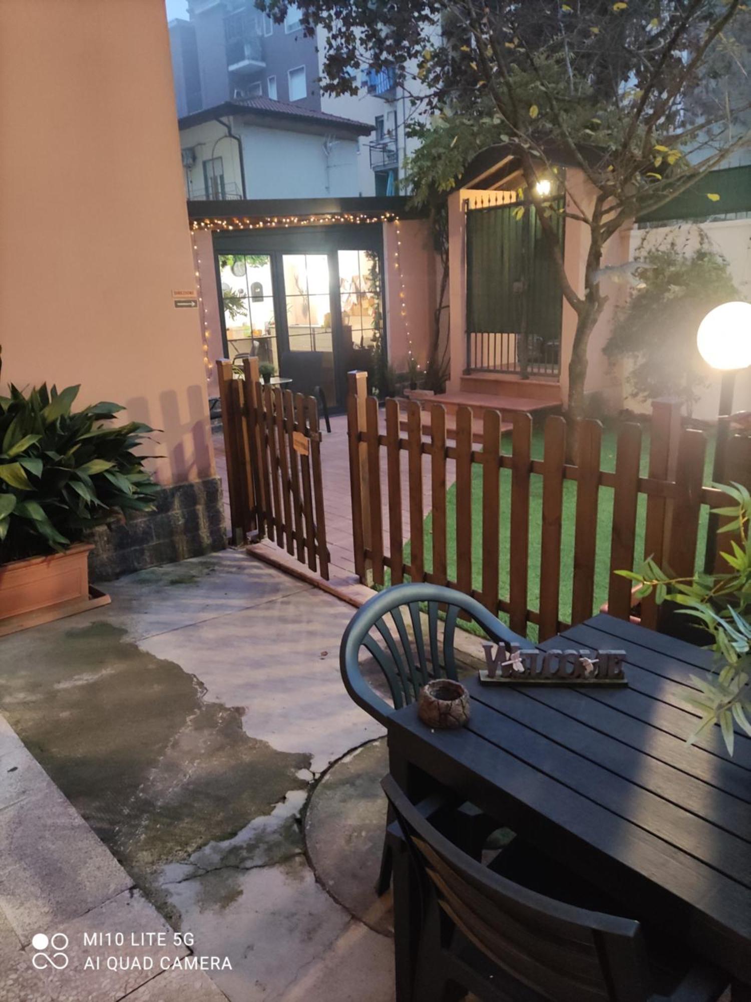 Hostal D'Annunzio House Cesano Boscone Exterior photo